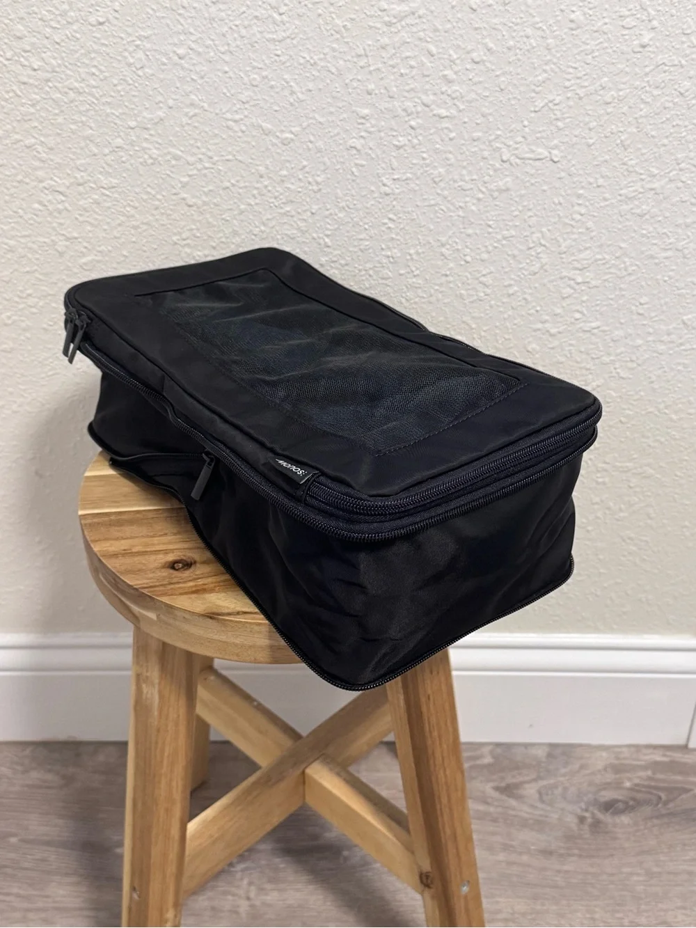 MONOS Black Compressible Packing Cubes EUC 4 Piece Set